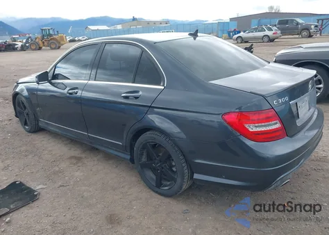 2013 Mercedes-Benz C 300 Luxury 4Matic/Sport 4Matic из США, поврежденный, VIN WDDGF8AB8DR258284